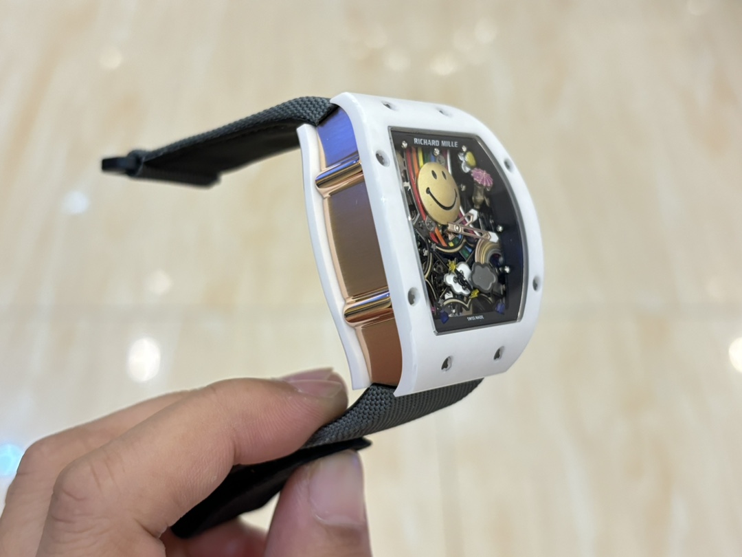人気定番 リシャール アップルウォッチ偽物 ウォッチ 腕時計 防水 トゥールビヨン RM 88 ブラック_4