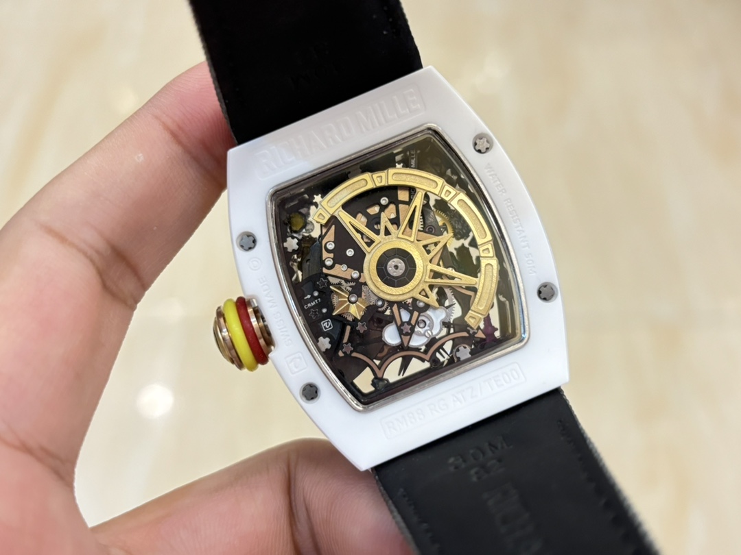 人気定番 リシャール アップルウォッチ偽物 ウォッチ 腕時計 防水 トゥールビヨン RM 88 ブラック_6