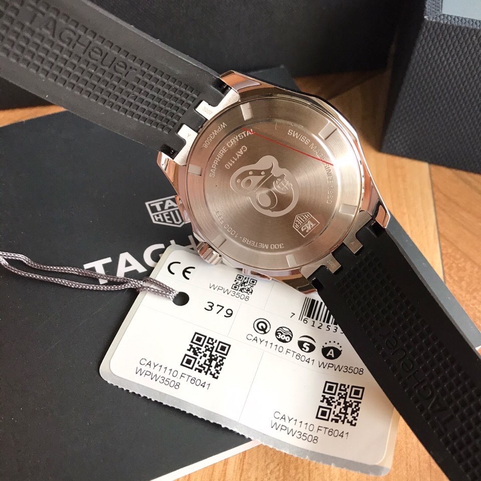 今季のおすすめ タグホイヤー アクアレーサー 種類偽物 ウォッチ 腕時計 ダイヤ飾り ビジネス ブラック_5