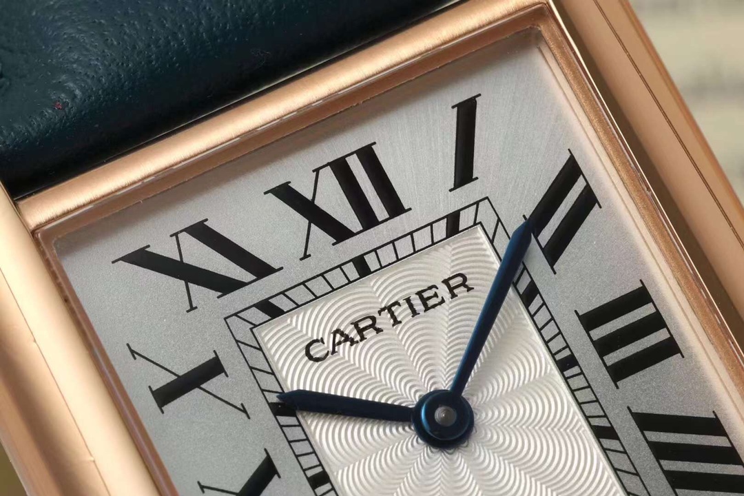 超人気商品 カルティエタンクフランセーズスーパーコピー 腕時計 レザー ウォッチ 防水 ゴールドケース ブルー_4