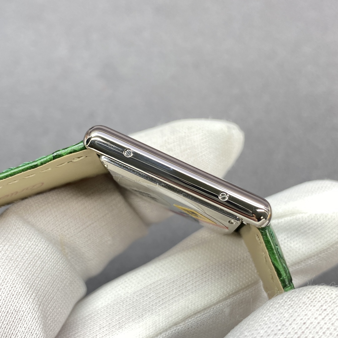 超激得の新品カルティエタンク ベルトコピー 簡単 ウォッチ 腕時計 レザー ウォッチ 人気 グリーン_6