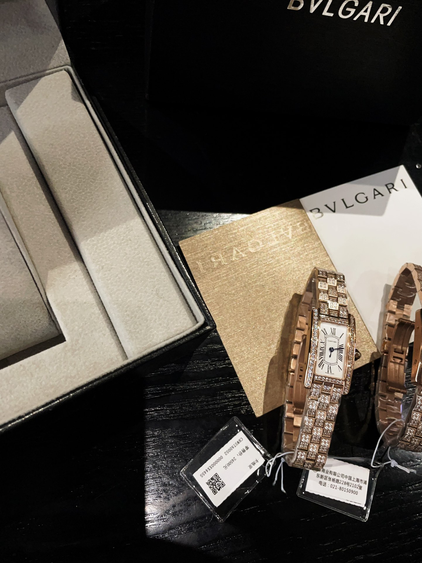 今季のおすすめ カルティエタンク 金偽物 ウォッチ 腕時計 スチールバンド 防水 ビジネス ダイヤ飾り ゴールドケース_4