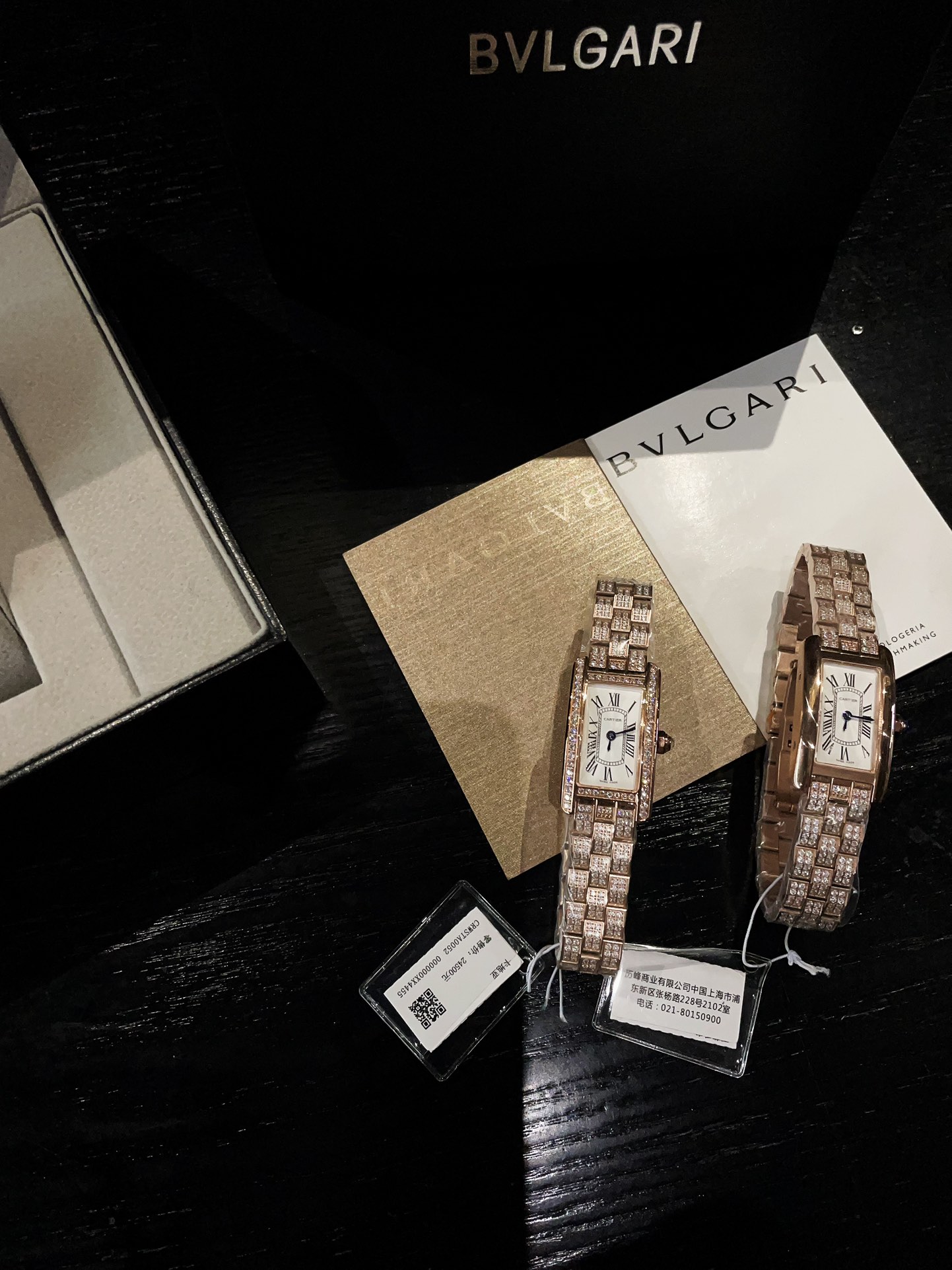 今季のおすすめ カルティエタンク 金偽物 ウォッチ 腕時計 スチールバンド 防水 ビジネス ダイヤ飾り ゴールドケース_5