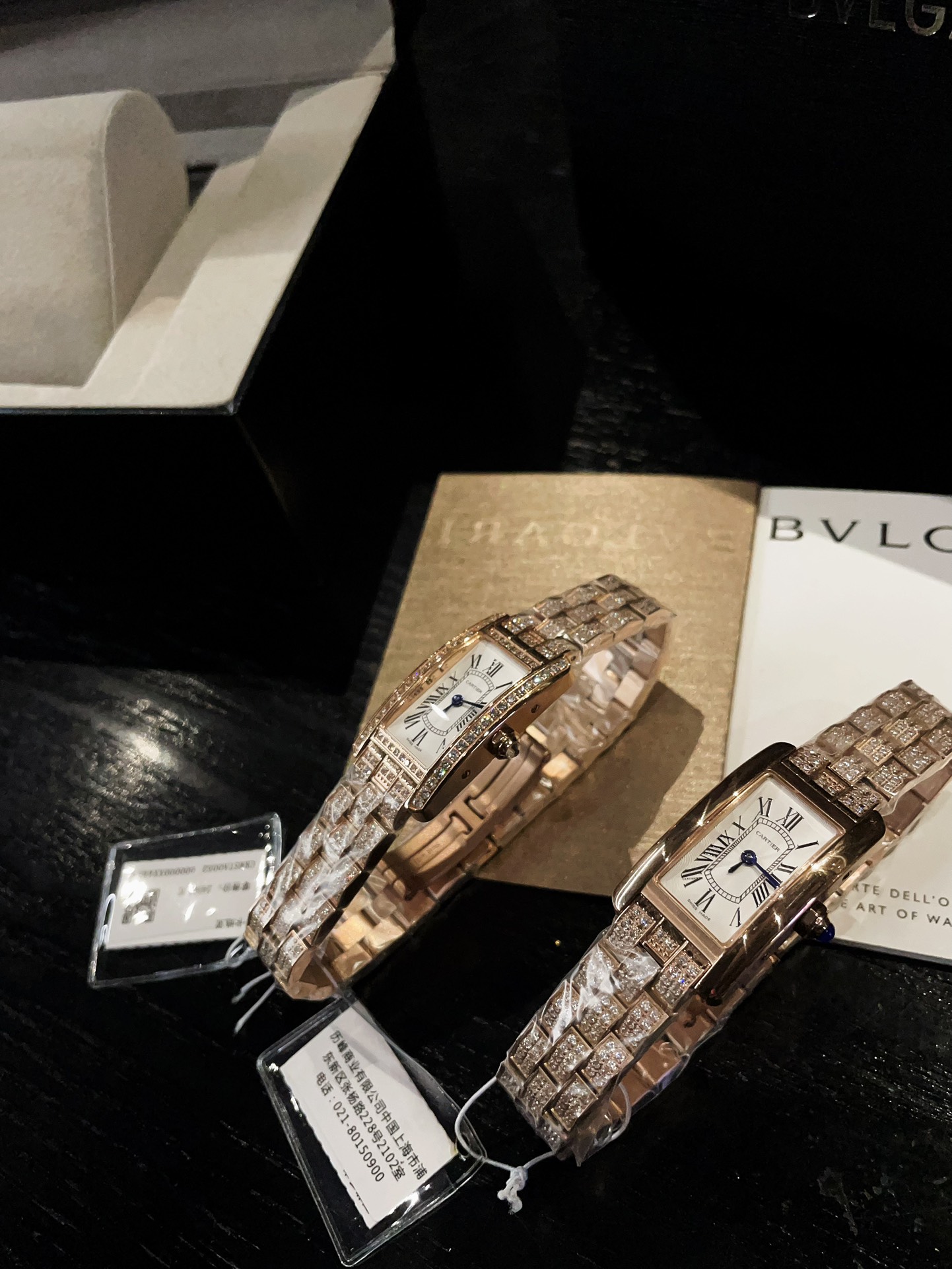 今季のおすすめ カルティエタンク 金偽物 ウォッチ 腕時計 スチールバンド 防水 ビジネス ダイヤ飾り ゴールドケース_6