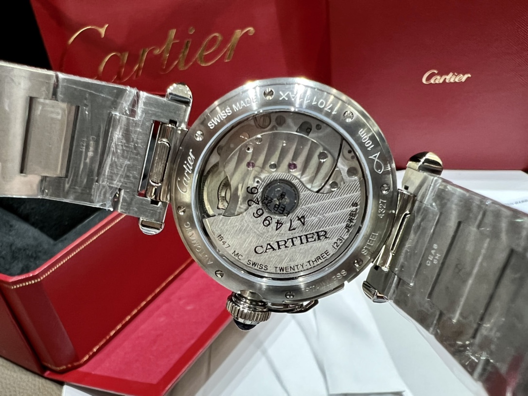 高級 カルティエ パシャ 相場コピー 腕時計 ウォッチ 防水 シルバーケース ダイヤ飾り レッド_7