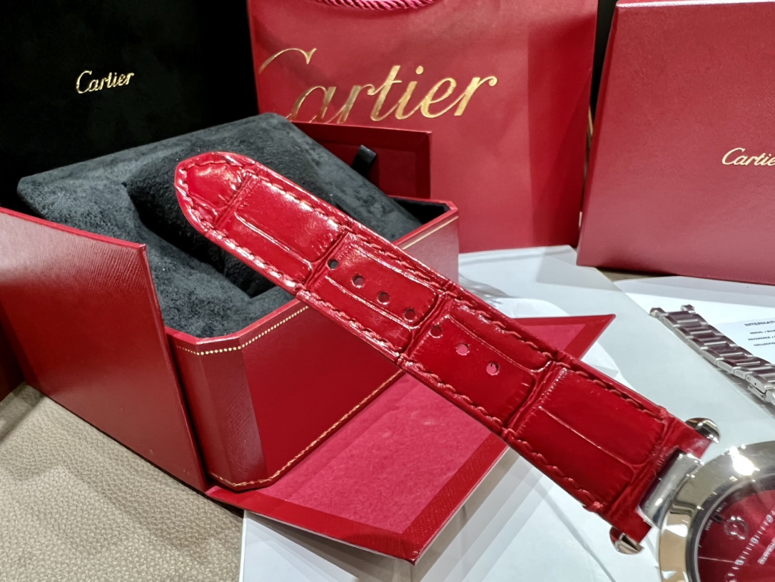 パシャ ドゥ カルティエ 定価スーパーコピー 腕時計 ウォッチ 本革 レザー 防水 シルバーケース  レッド_8