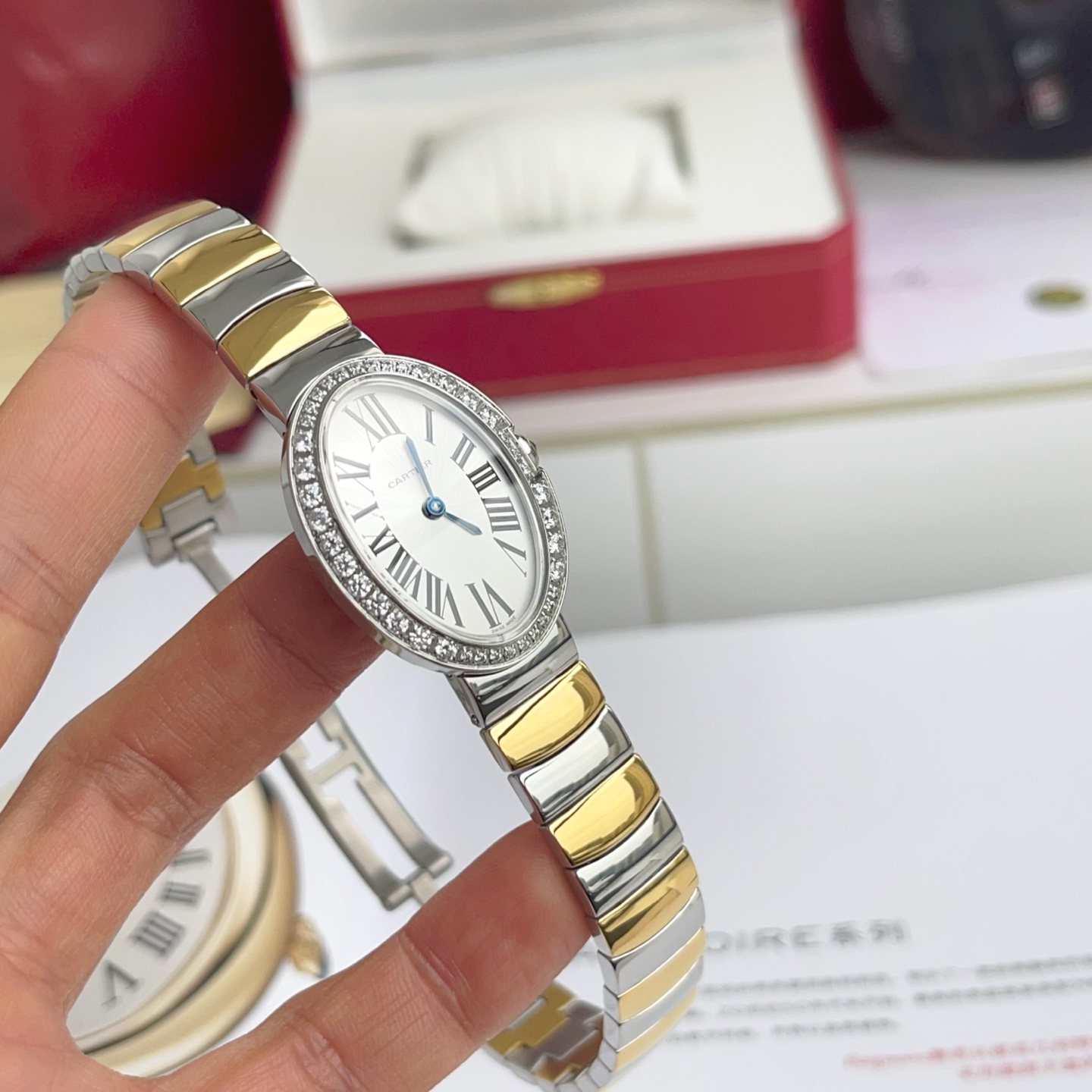 カルティエ ベニュワール 定価偽物 腕時計 ウォッチ 優雅レディ スチールバンド ダイヤ飾り シルバーケース_3