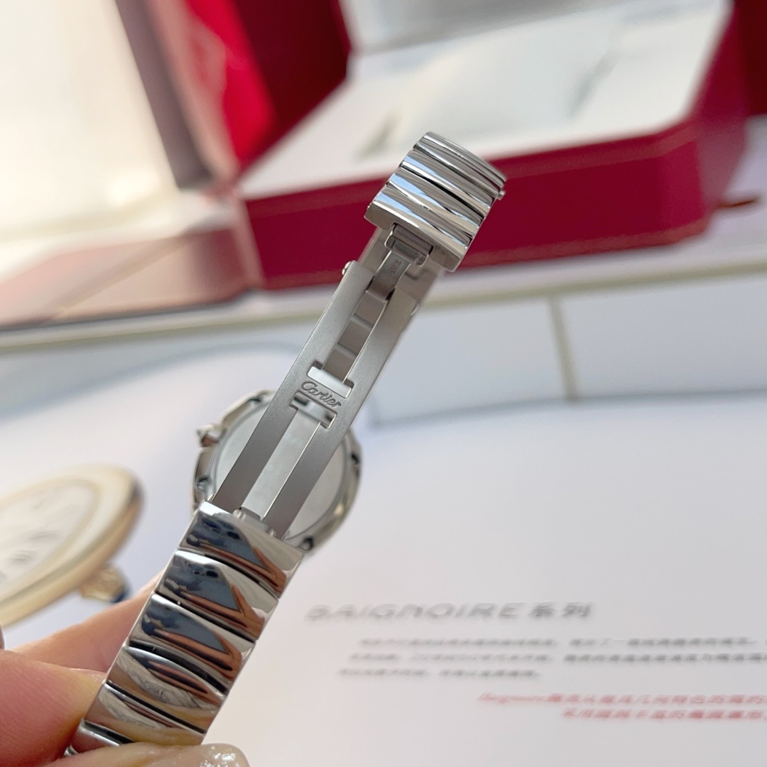 カルティエヌーベルバーグゴールド偽物 腕時計 ウォッチ 優雅レディ ダイヤ飾り スチールバンド シルバーケース_4