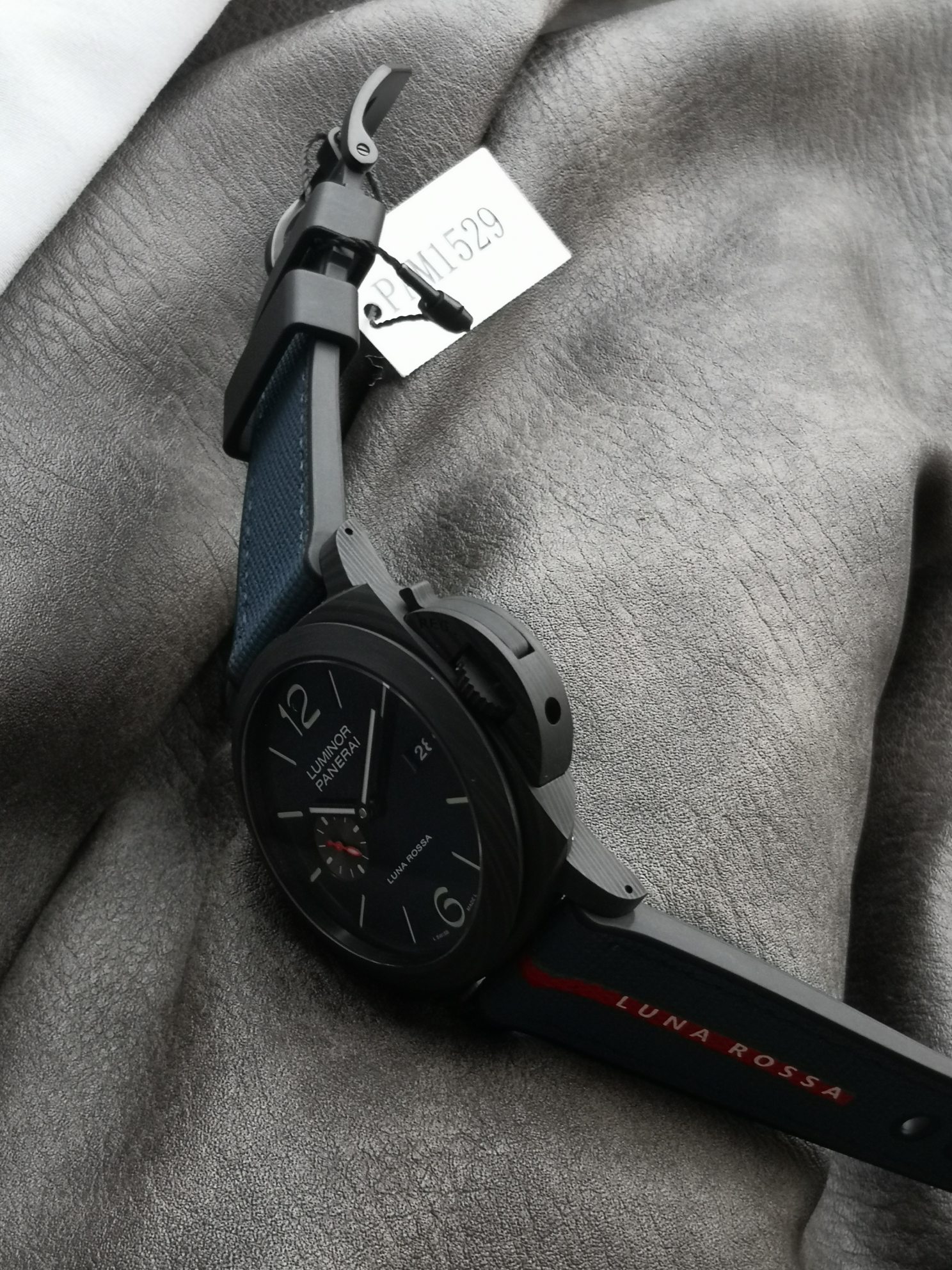 パネライ 傷 修理スーパーコピー ルミノール PAM01529 ウォッチ 夜光 防水 ブラック_7