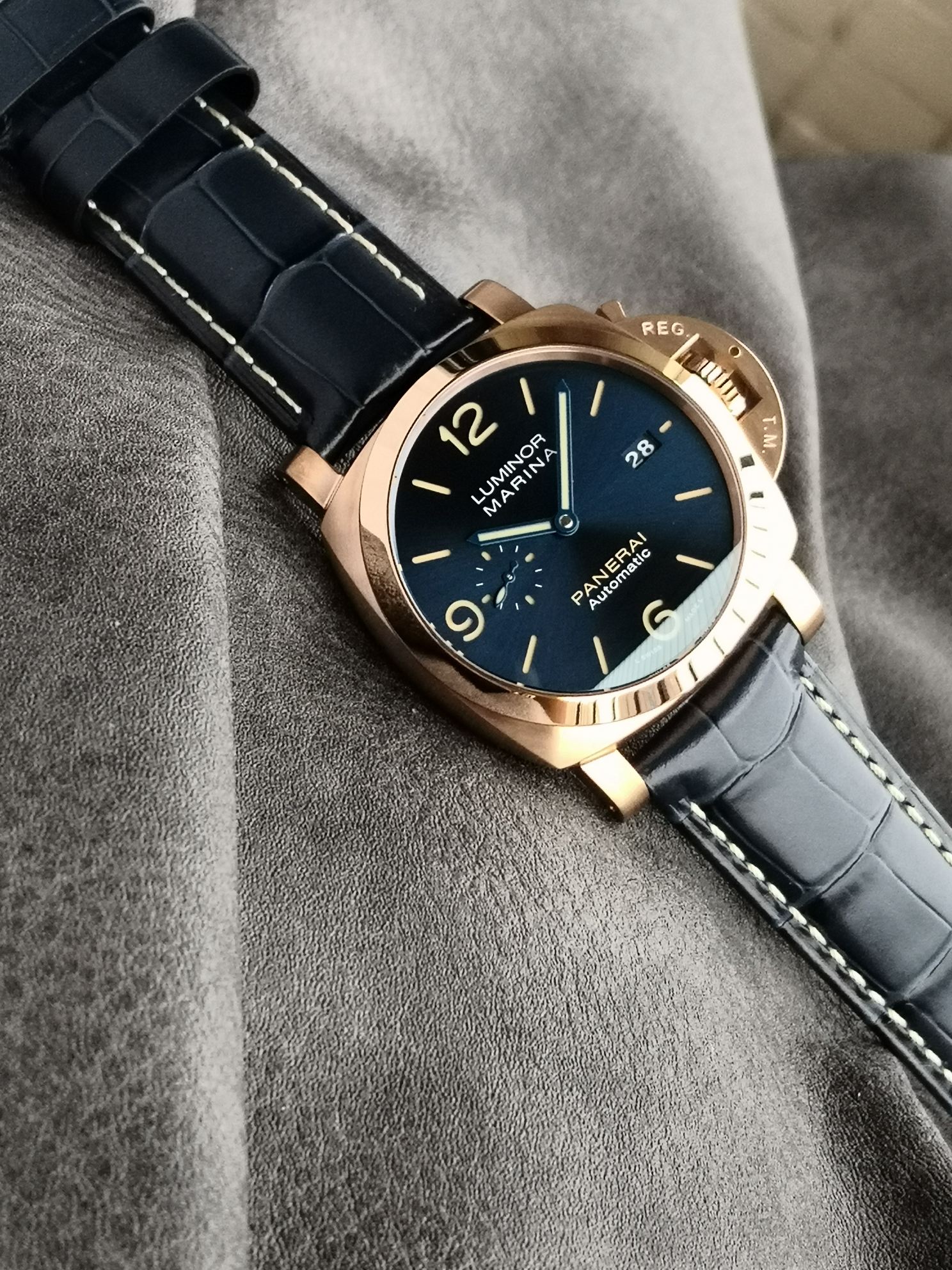 目を引く存在感 パネライ 壊れにくい偽物 ルミノール PAM01114 ウォッチ 夜光 防水 ブラック_3