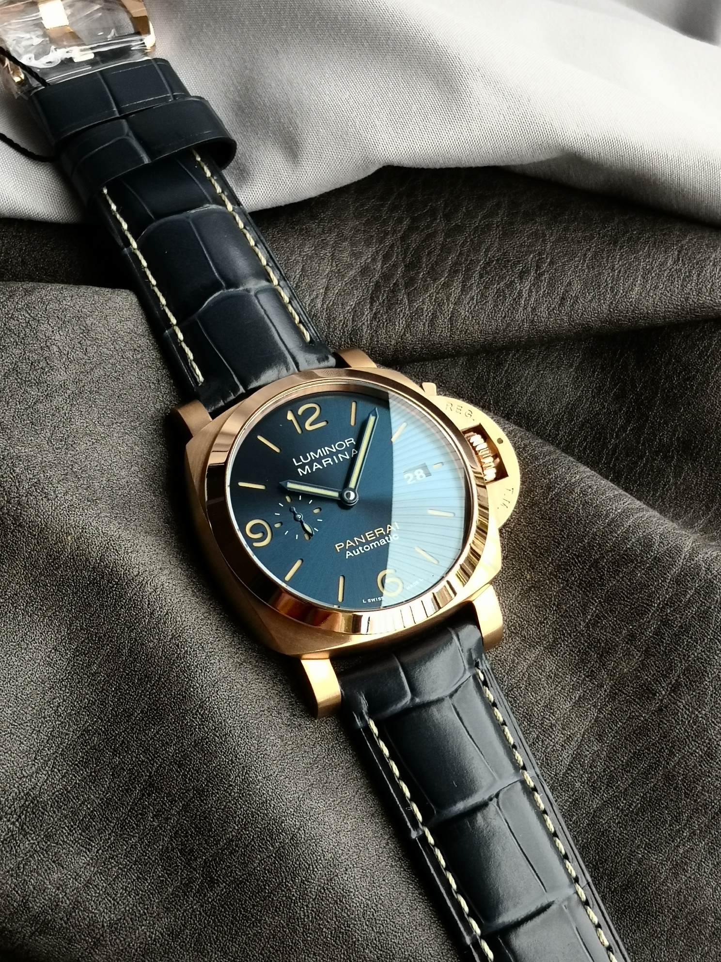 目を引く存在感 パネライ 壊れにくい偽物 ルミノール PAM01114 ウォッチ 夜光 防水 ブラック_6
