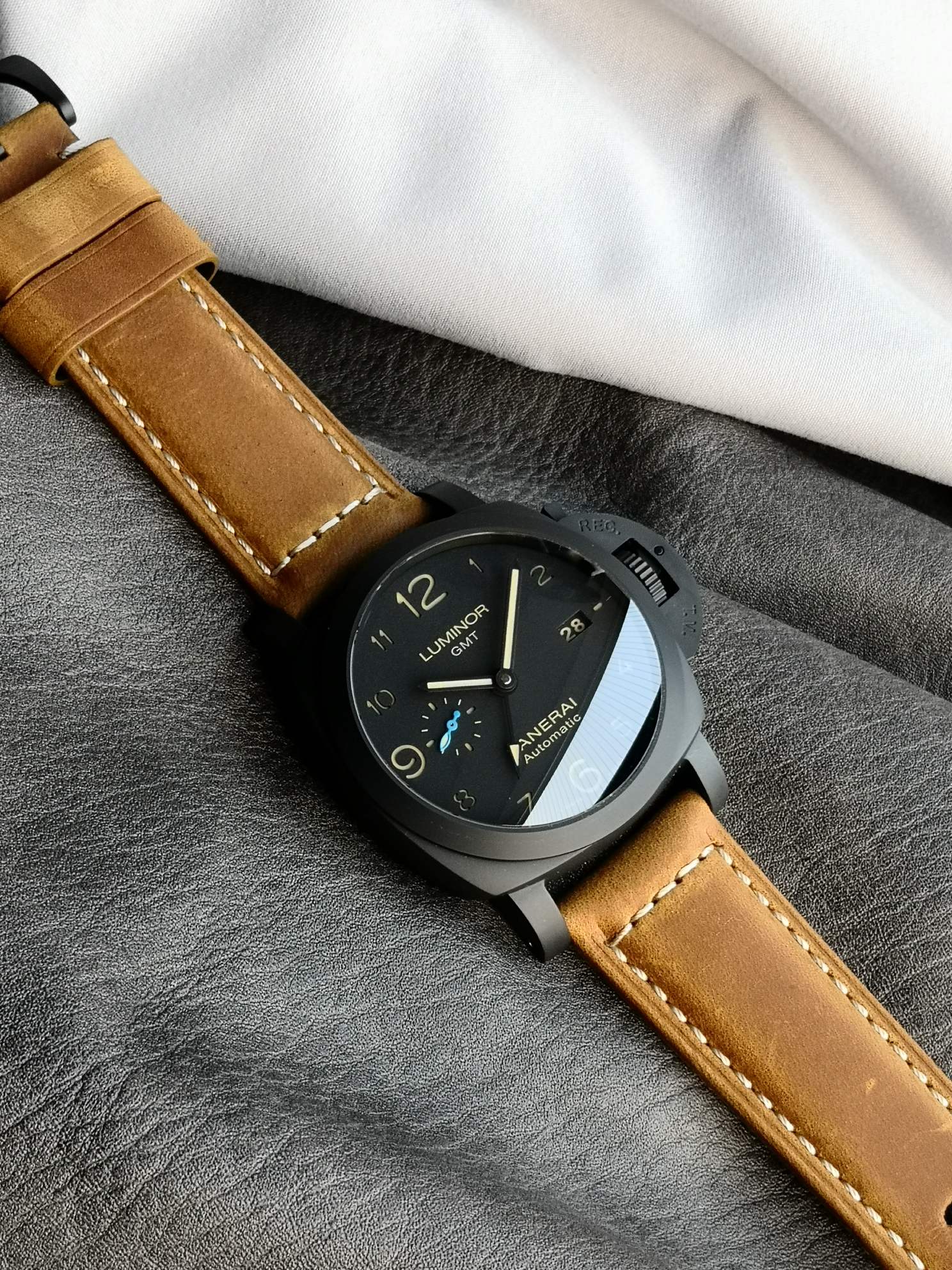 パネライ 軽量コピー ルミノール PAM01441 ウォッチ 夜光 防水 ファッション ブラック_3