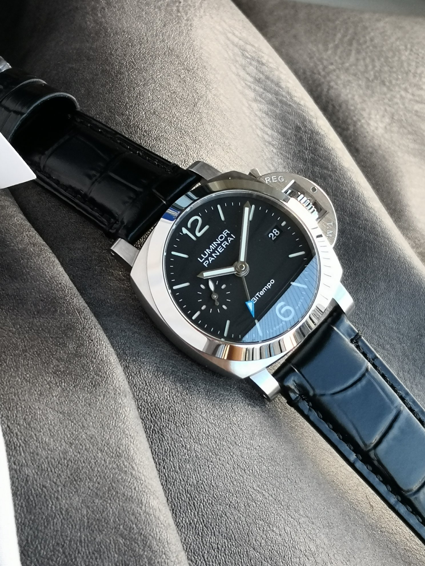 パネライ 時計 裏スケルトンスーパーコピー 腕時計 ルミノール ウォッチ 夜光 防水 PAM01365 ブラック_4