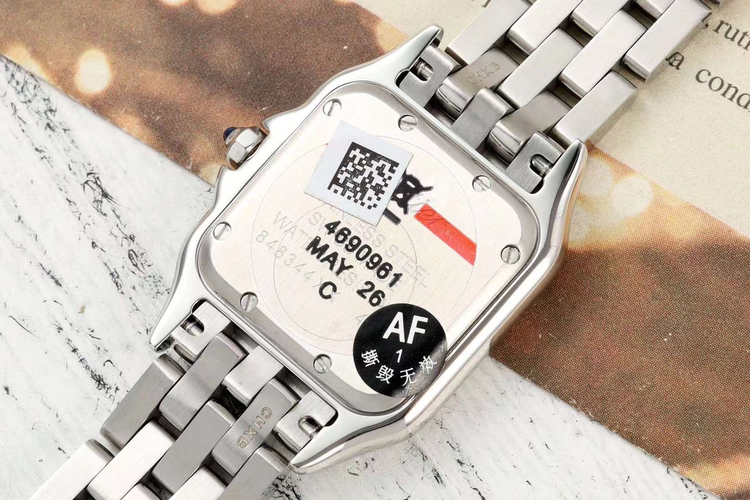 カルティエ風時計スーパーコピー ウォッチ パンテール 優雅 スチールバンド シルバーケース_6