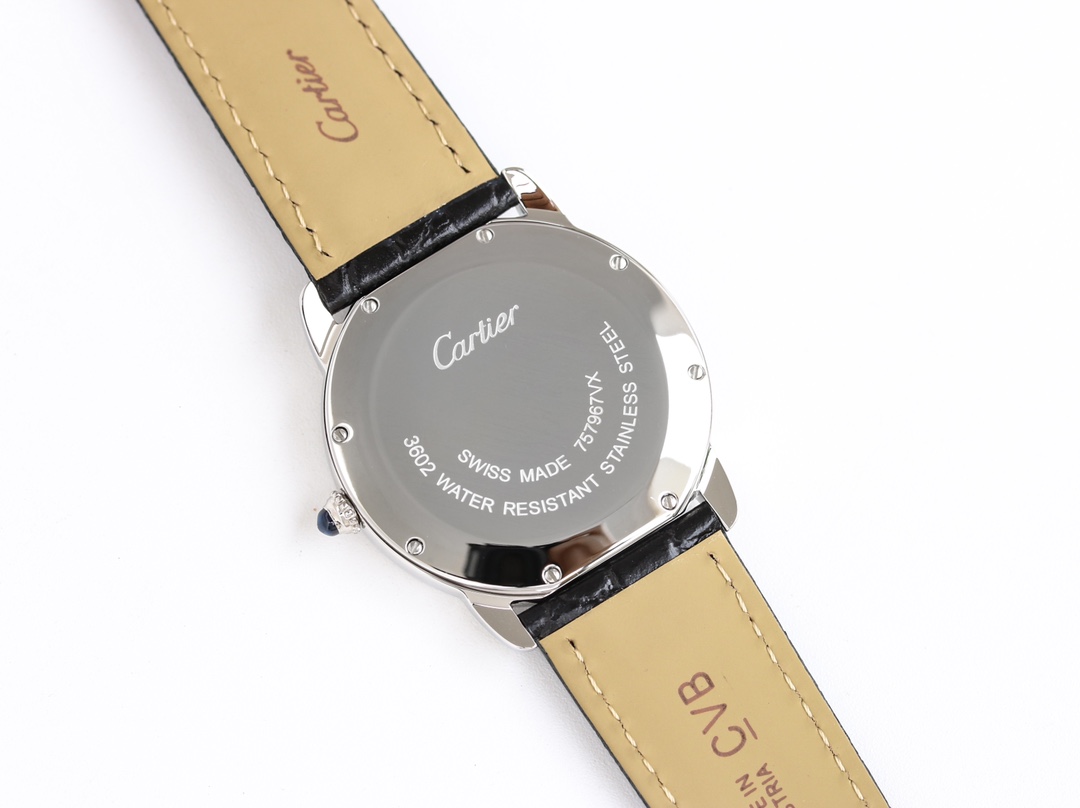 カルティエ 腕時計 丸型偽物 RONDE ビジネス ウォッチ 防水 優雅 レザーバンド シルバーケース ブラック_8
